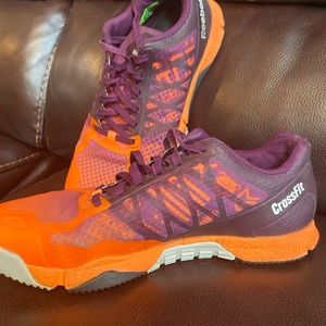 Redbox Crosstrainer Great shape worn few times